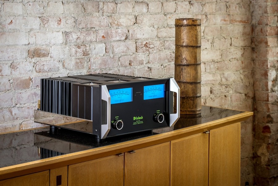 A McIntosh MC462 amplifier on a credenza.